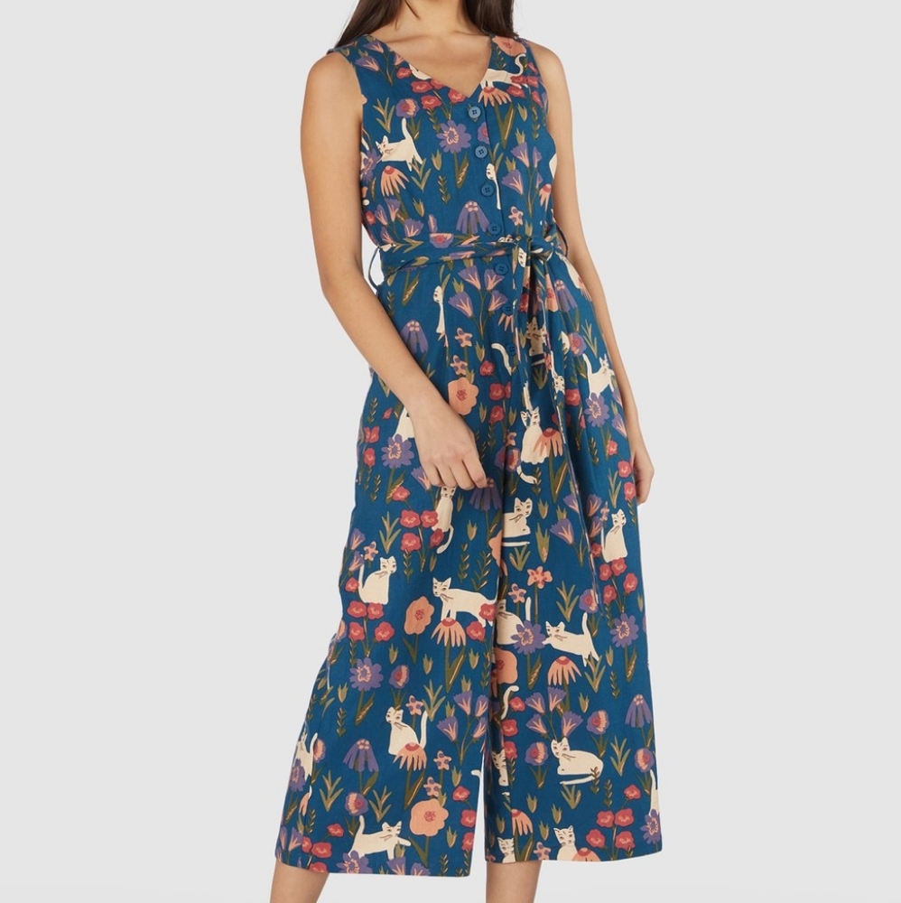 Modcloth x Princess Highway Scandinavian Cat Floral Jumpsuit